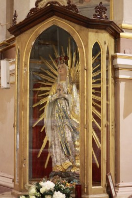 Statwa ta Lourdes Nicca